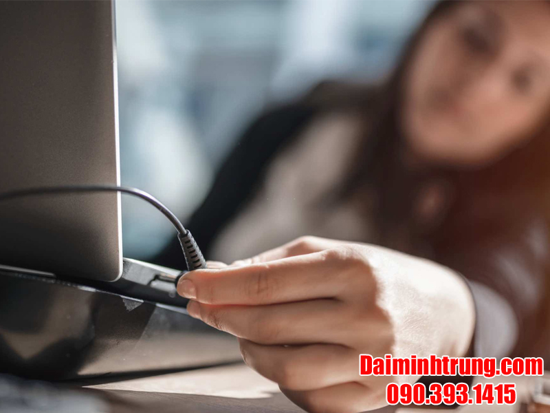 dau hieu nhan biet laptop khong sac duoc pin